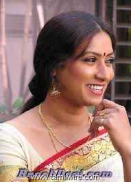 నా బ్రదర్ మనీ మైండెడ్ మనిషి