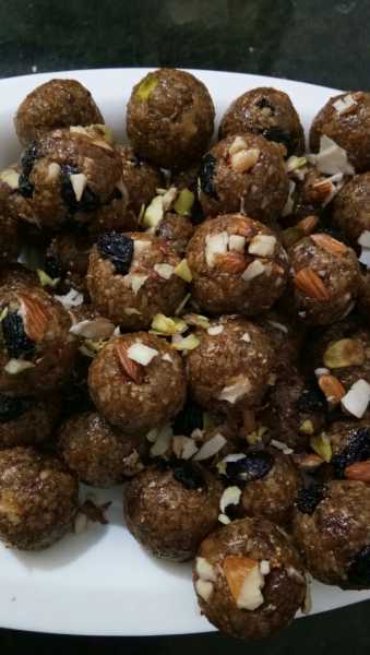 उरलेल्या पोळींचे लाडु