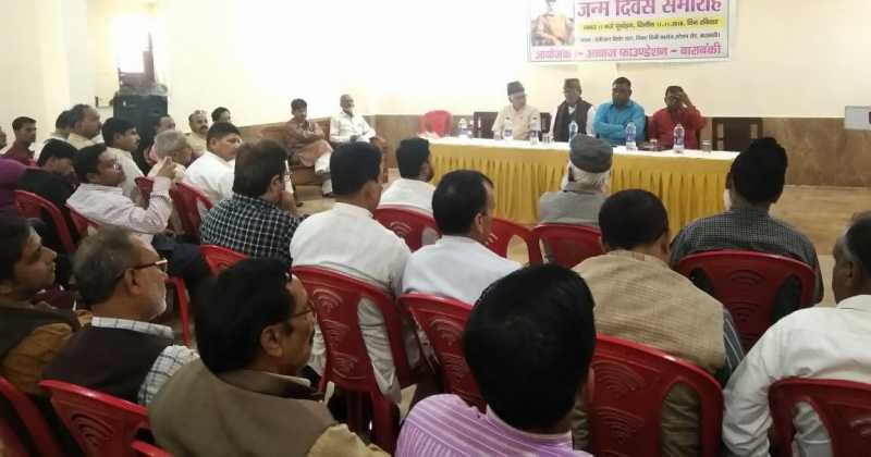 मौलाना आज़ाद के पद चिन्हों पर चल कर देशी अंग्रेजों को भगाया जा सकता है 