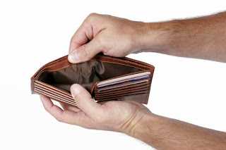 ವಿನೂತನ - Jeevanada Neeti Paatagalu: ಎಷ್ಟೇ ಕಷ್ಟ ಪಟ್ರು ಕೈಯಲ್ಲಿ ದುಡ್ಡು ನಿಲ್ತಿಲ್ವಾ...