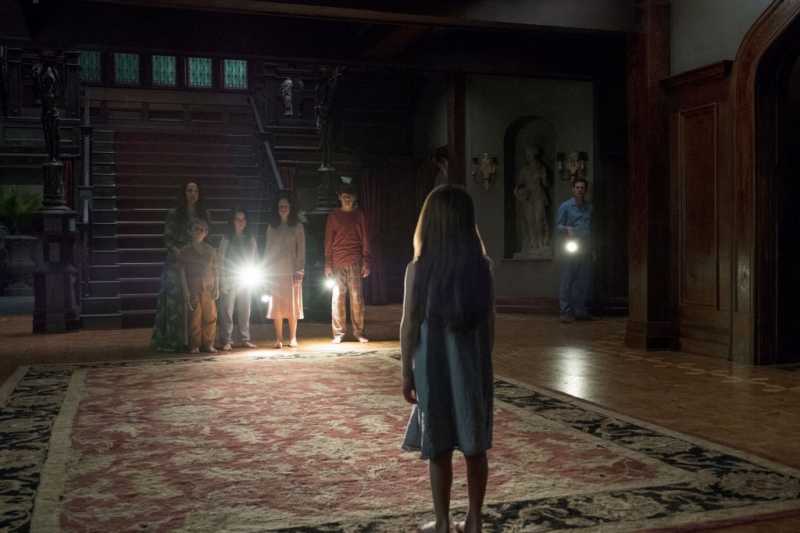 "The Haunting Of Hill House": A Lot More Than Just ‘Spooky’! | Movierdo