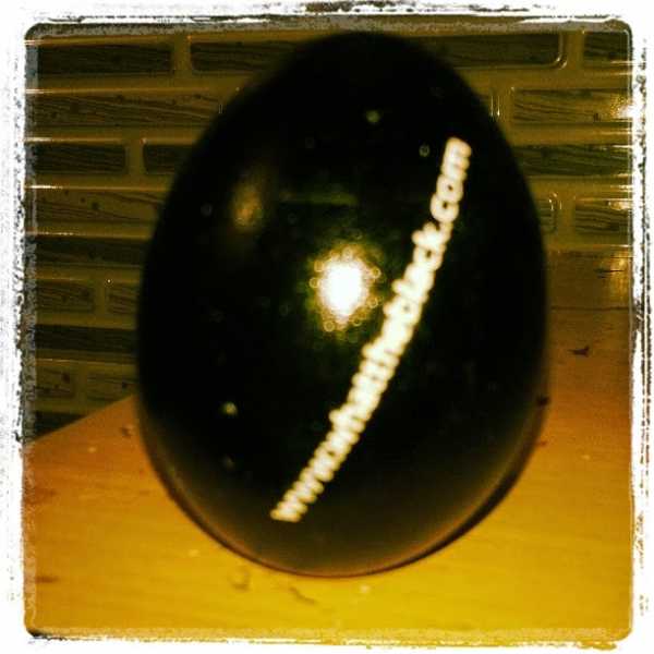 #WhatTheBlack Mystery Day 1 : A Black Egg!