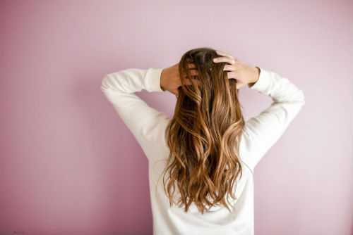 4 Easy Steps For Better Hair While You Sleep | Beauty Tending