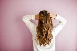 4 Easy Steps for Better Hair While You Sleep | Beauty Tending