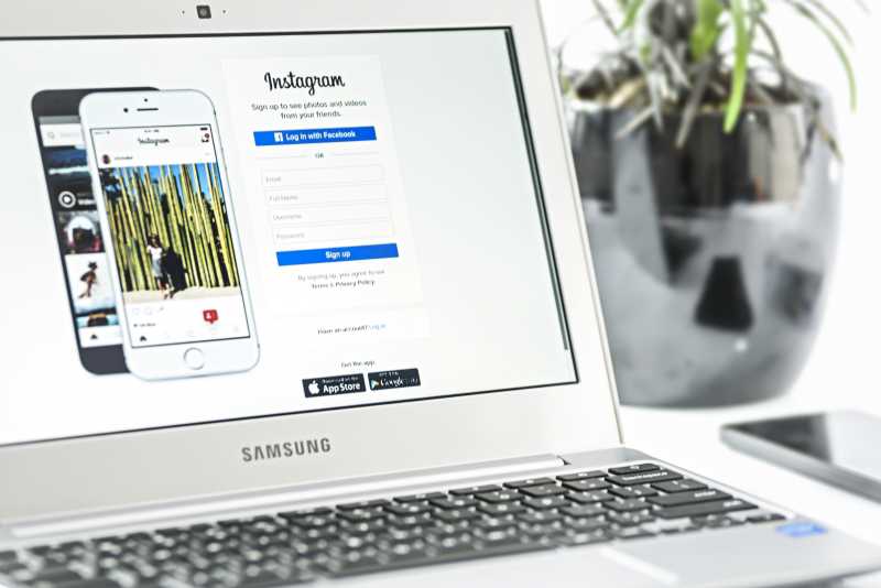 5 Reasons You Should Integrate Your E-commerce Site With Instagram