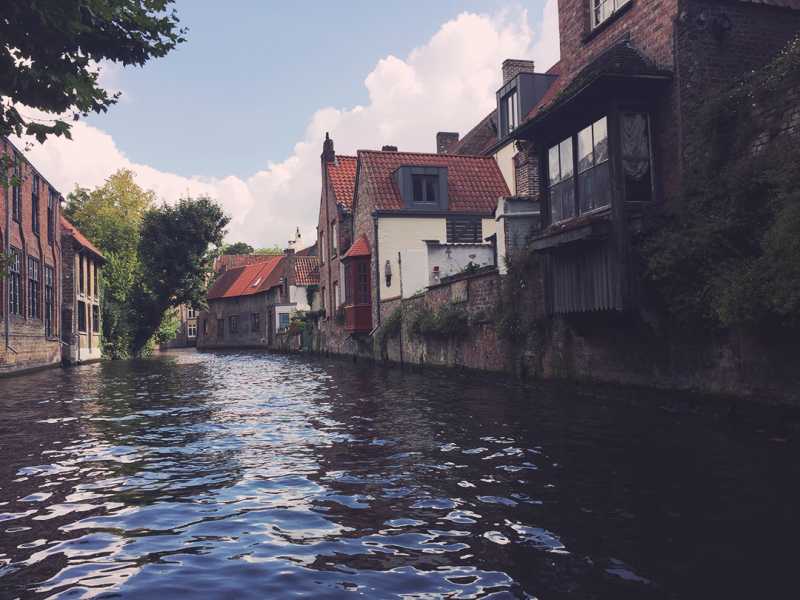 A DAY IN BRUGGE: A QUICK GUIDE TO BRUGGE Small Budget Big Trips