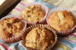 APPLE OATMEAL MUFFINS