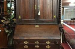 Antique English Furniture - Old Furniture with Style ⋆ Bohemian\