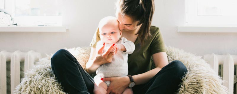 Best Gifts For A New Mom Under 1000 - ValueQ!