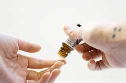 Best Tips: How to Apply Beard Oil in the Right Way - Beard Growth tips