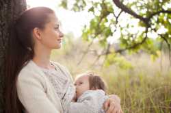 Breastfeeding in Public: Why So Serious? - Swipe