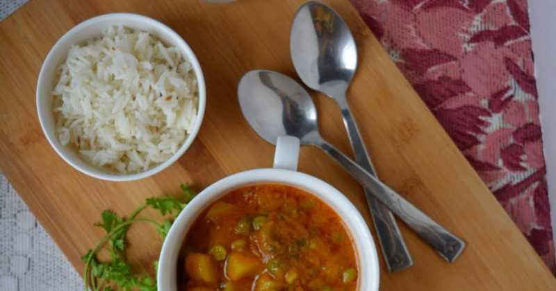 Dhaba Style Aloo Matar | Vegan Aloo Matar Recipe | Potato Peas Curry