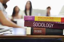 Do you like helping people? Learn more about the Psychology course