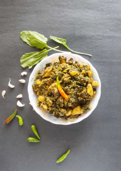 Dry Aloo Palak Recipe - Dry Potato And Spinach Recipe