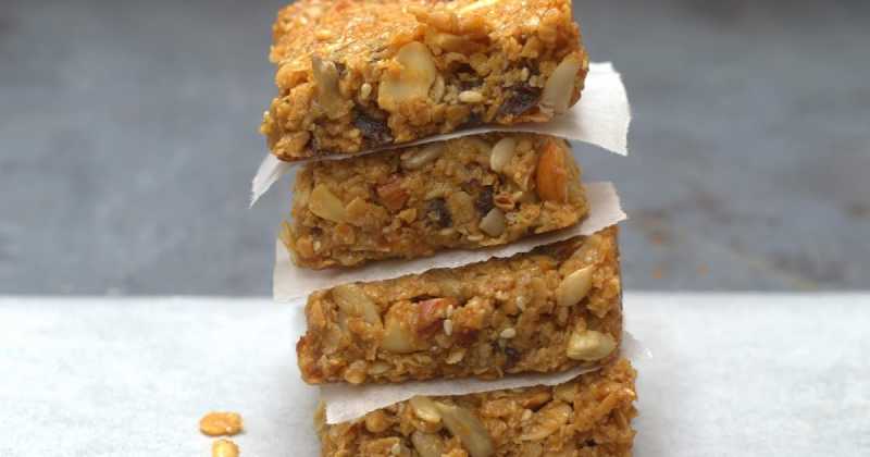 Eggless Dates And Oats Bars Recipe (With Video)