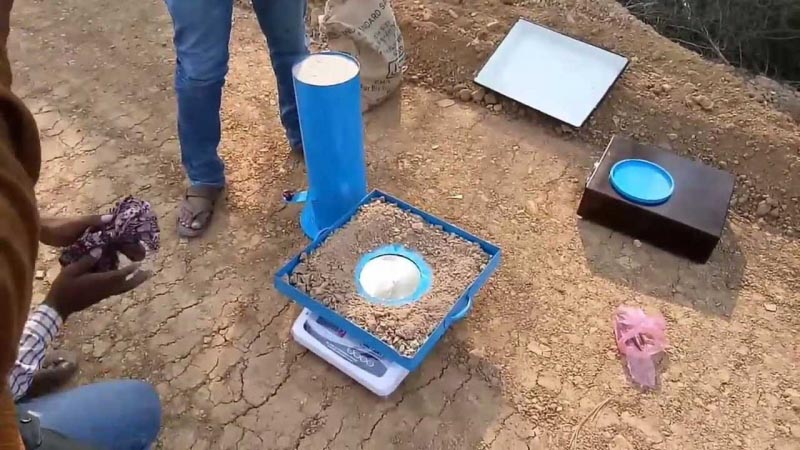 Field Density Test Of Soil By Sand Replacement Method. - CivilGuides