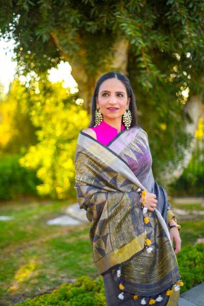 Handloom Love: Why This Gorgeous Saree Is A Lovely Present