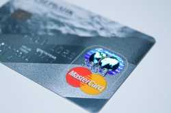How do I save Rs. 8,000 yearly from this credit card with no Annual Fee?