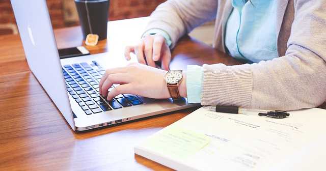 How Mommy Bloggers Are Earning Big In Canada: A CBC Report