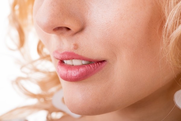 How To Get Rid Of Moles On Your Face Naturally | The Facial Fitness - The Ultimate Skin Care Routine Guide