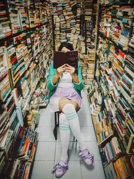 How To Style Knee Socks, Chrissy