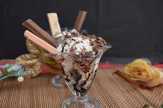 Kit Kat Ice Cream Sundae