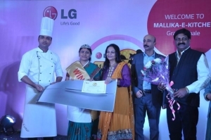 LG Crowns Its Mallika-e-Kitchen 2014 Cooking Queen