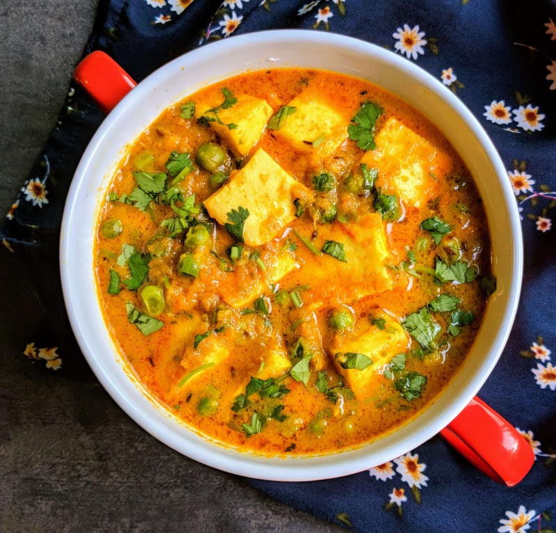 Matar Paneer Recipe | Easy Matar Paneer Curry | VegeCravings