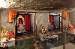 Meditate at Ramalingeshwara Cave Temple, Hulimavu Bangalore - i Share