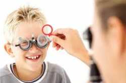 On seeing these 5 habits in children definitely check eyes