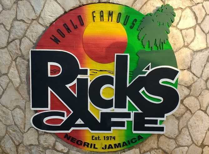 Photo Story : World’s Best Beach Bar