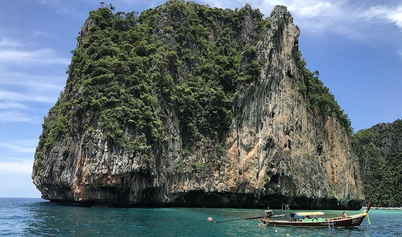 Phuket - A Tropical Getaway - Lubuzine - A LifeStyle And Travel Blog