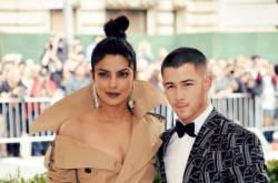 Priyanka Chopra and Nick Jonas came to India Together to Meet Her Mom