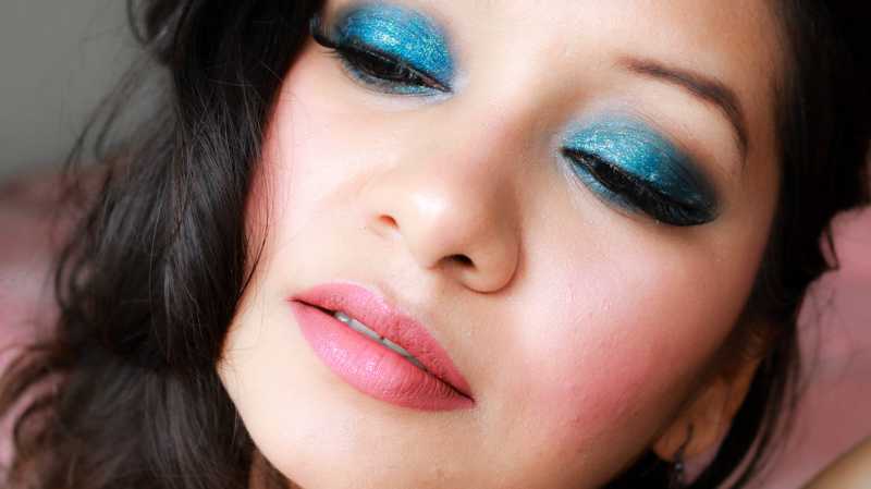 Starry Bright Blue Eyes - Neutral Lips Makeup Tutorial