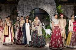 Sunehri Kothi By Anju Modi At India Couture Week 2017 - The Lifestyle Potpourri