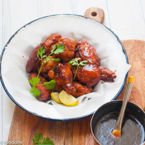 Thai Sticky Chicken Wings In Three Flavoured Sauce