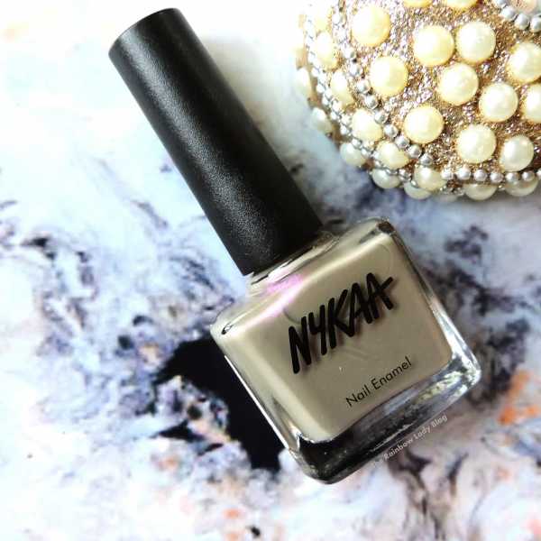 The Rainbow Lady Blog: The Best Taupe Nail Paint With Purple Duo Chrome