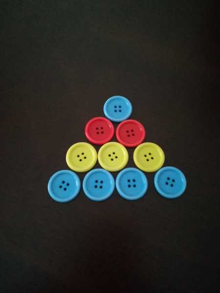 Toddler Activities: Colorful Buttons