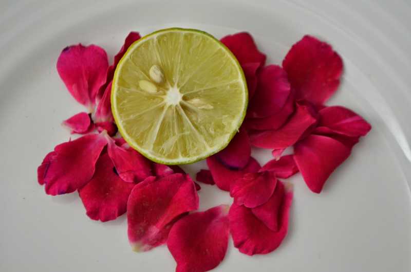 Treat Pimples Naturally