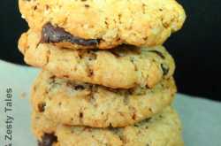vanilla cookies with chunky chocolate 