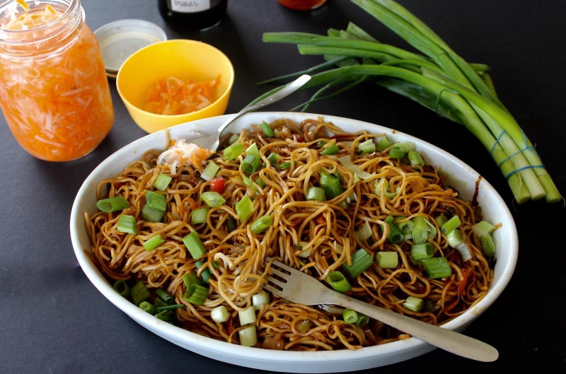 Vegetable Chow Mein (Chinese Noodles With Mixed Vegetables) - The Food Samaritan