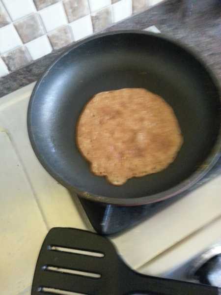 Vegetarian (Eggless) Pancakes With Fruit Sauce And Honey