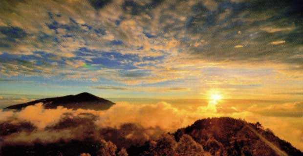 Why You Must Go To Samosir - Lake Toba Indonesia?