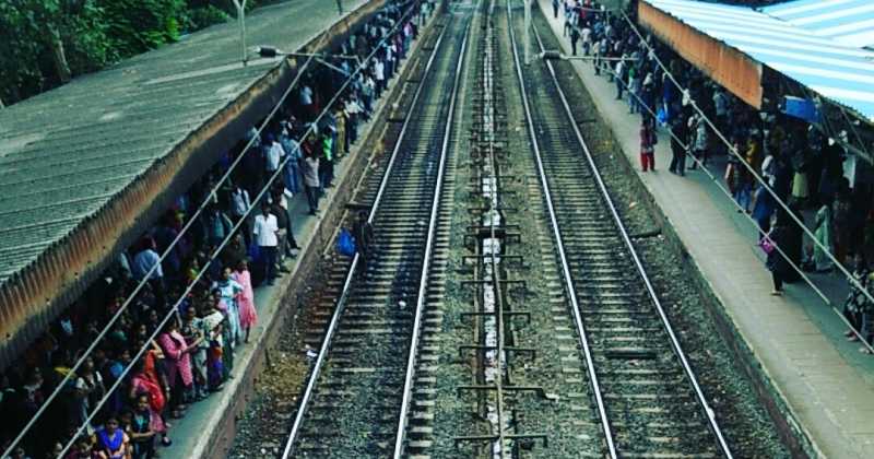 Yeh Gaadi 12 Coach Tej Local Hai