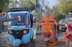 Electric Rickshaw Driver Sets EV On Fire Over Range Issues