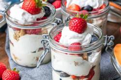 Vegan Berry Trifle Cups